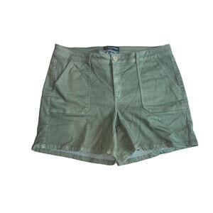 Morgan & Walker Green Short - Size 16 **.